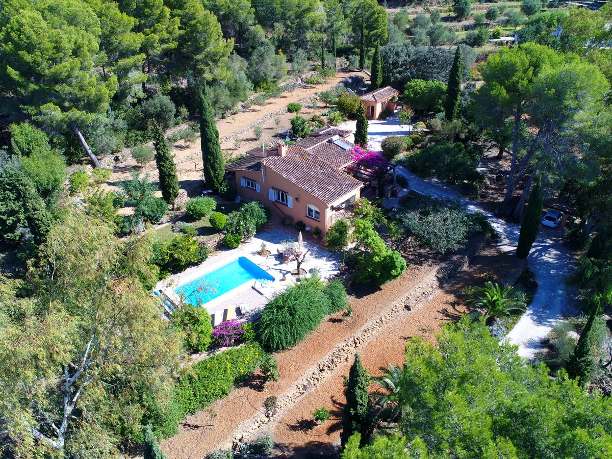 Venta. Chalet/Villa en Jesús Pobre