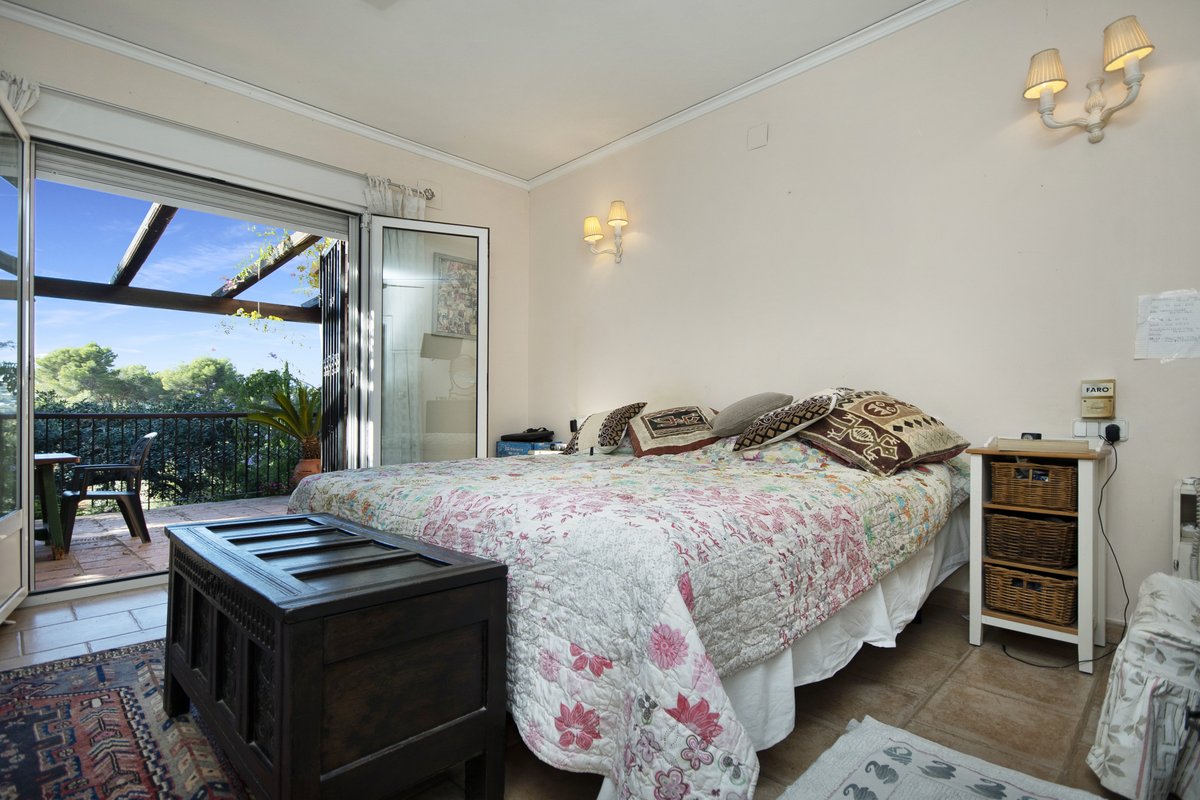 Venta. Chalet/Villa en Jesús Pobre
