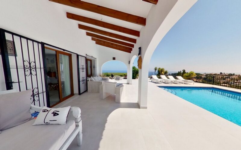 Detached Villa in Jávea - Resale